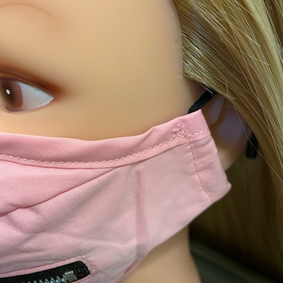 (UNISEX) Pink Zipper Face Mask - Picture 4 of 4